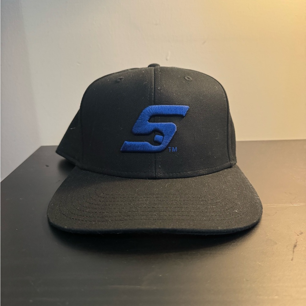 Snap-on hat